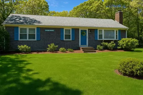 39 Pine Grove Rd, Yarmouth, MA 02664