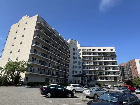 133 Commander Shea Blvd #614, Quincy, MA 02171