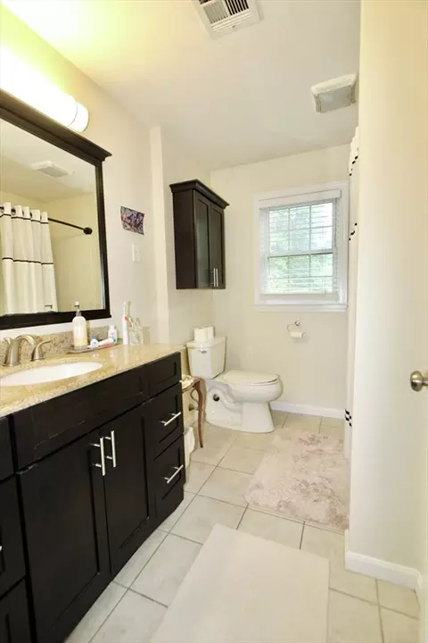 Bath - 239 Union St, Franklin, MA 02038 photo 1 of 2
