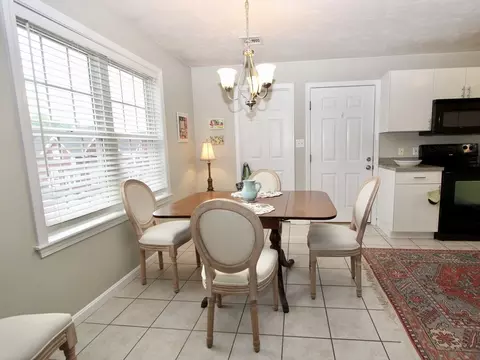 Dining - 239 Union St, Franklin, MA 02038 photo 1 of 2