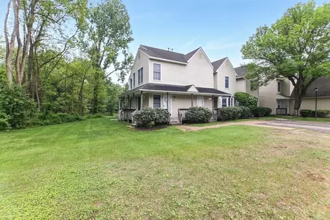 Exterior - 59 Castlegate Dr #B, Springfield, MA 01129 photo 2 of 9