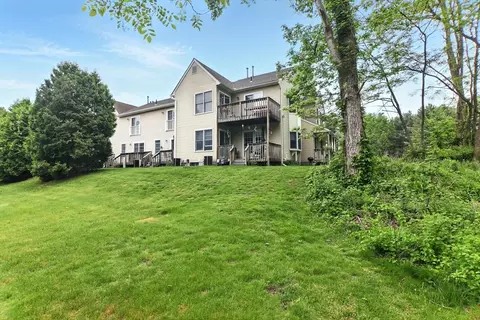 Exterior - 59 Castlegate Dr #B, Springfield, MA 01129 photo 7 of 9