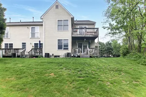 Exterior - 59 Castlegate Dr #B, Springfield, MA 01129 photo 8 of 9