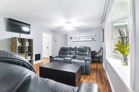 Living - 59 Castlegate Dr #B, Springfield, MA 01129 photo 2 of 2