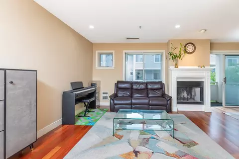 200 Falls Blvd #F305, Quincy, MA 02169