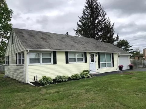 8 Victory Dr, Webster, MA 01570 photo 3