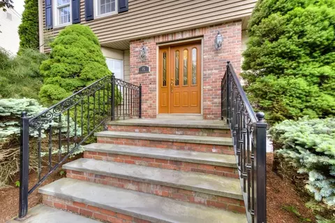 15 Bailin Dr, Worcester, MA 01604 photo 3