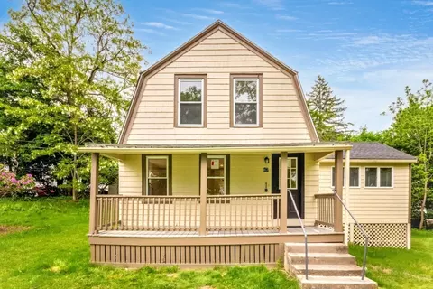 67 Thatcher St, Brockton, MA 02302