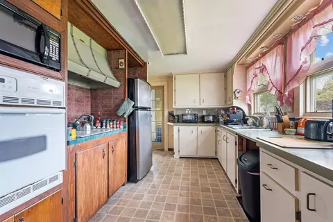 39 Harvard St, Fairhaven, MA 02719 photo 13