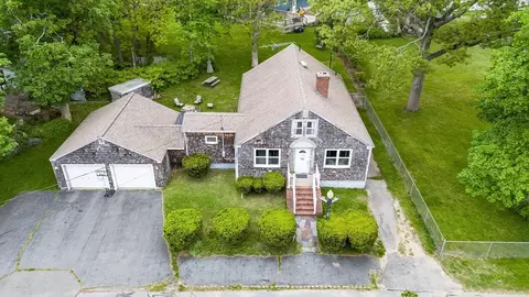 39 Harvard St, Fairhaven, MA 02719