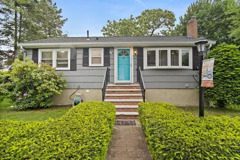 7 Karen Rd, Woburn, MA 01801