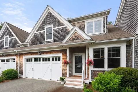98 Spring Meadow Ln #98, Hanover, MA 02339
