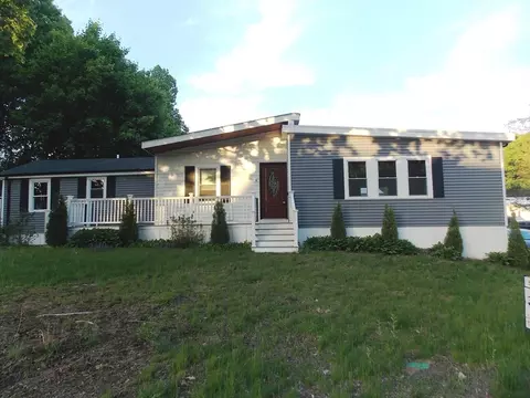 100 Phelps St #1, Marlborough, MA 01752