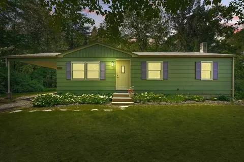 161 Farmington Rd, Amherst, MA 01002