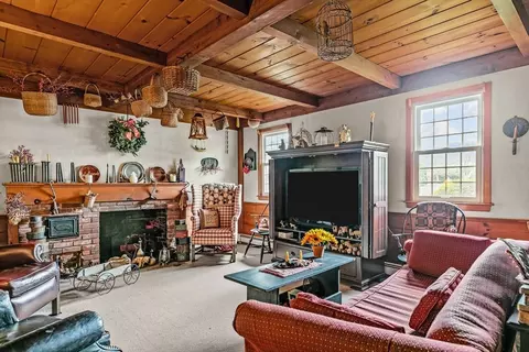 1 Pine Ln, Warren, RI 02885 photo 16