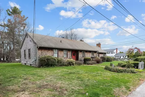 1 Pine Ln, Warren, RI 02885 photo 2