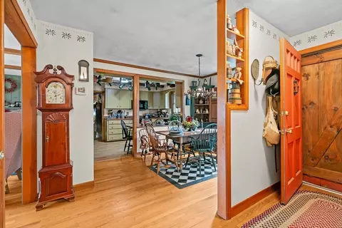 1 Pine Ln, Warren, RI 02885 photo 5