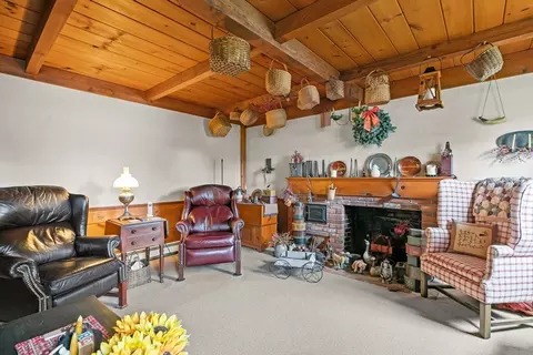 1 Pine Ln, Warren, RI 02885 photo 17