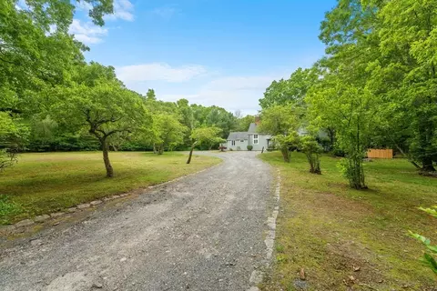 220 Prospect St, Seekonk, MA 02771