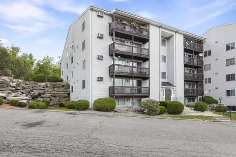 11 Gibbs St #I132, Worcester, MA 01607