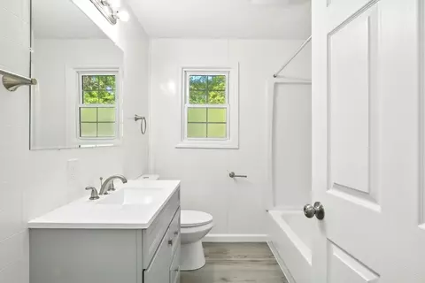 248 Pheland St, Springfield, MA 01109 photo 12