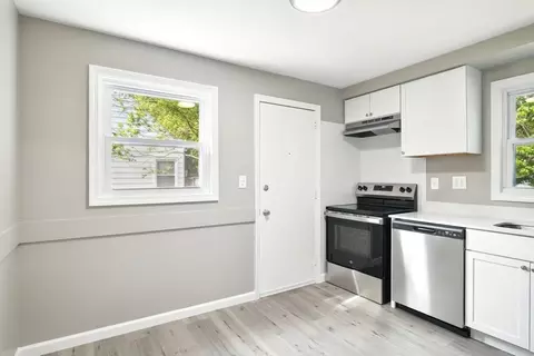 248 Pheland St, Springfield, MA 01109 photo 7