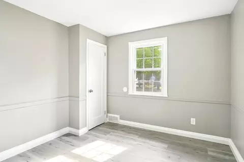 248 Pheland St, Springfield, MA 01109 photo 10