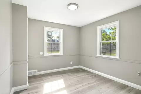 248 Pheland St, Springfield, MA 01109 photo 9