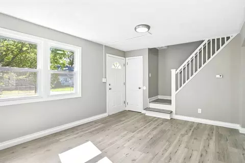 248 Pheland St, Springfield, MA 01109 photo 2