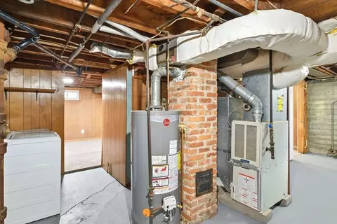 248 Pheland St, Springfield, MA 01109 photo 24