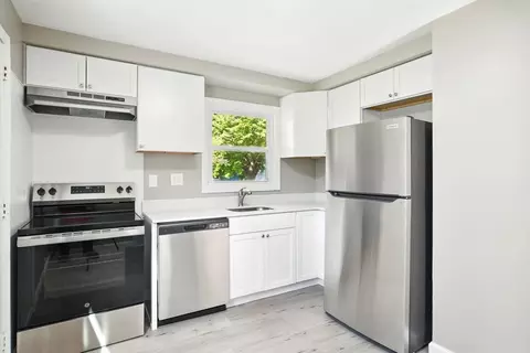 248 Pheland St, Springfield, MA 01109 photo 5