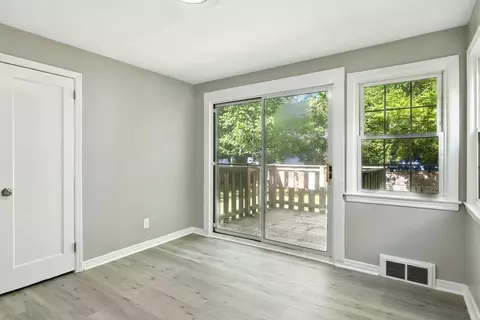 248 Pheland St, Springfield, MA 01109 photo 8