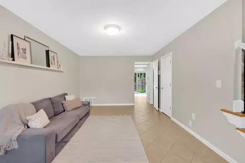83 Jamestown Dr #83, Springfield, MA 01108 photo 4
