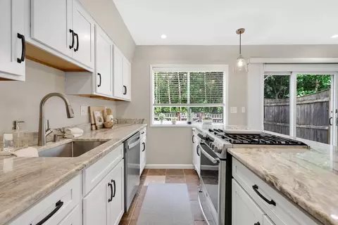 83 Jamestown Dr #83, Springfield, MA 01108 photo 9