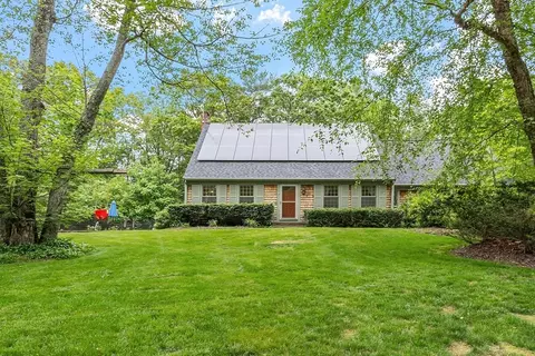 56 Chapin St, Uxbridge, MA 01569