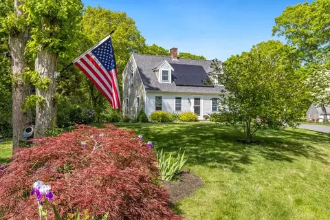 7 Hane Rd, Mashpee, MA 02649