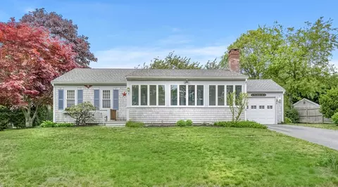7 Burton Ave, Harwich, MA 02671