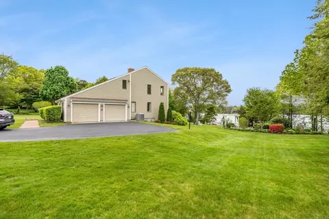 376 Flint St, Marstons Mills, MA 02648