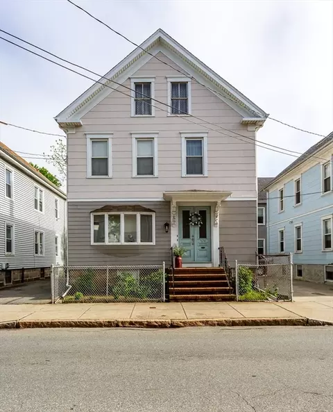 574 Kempton St, New Bedford, MA 02740