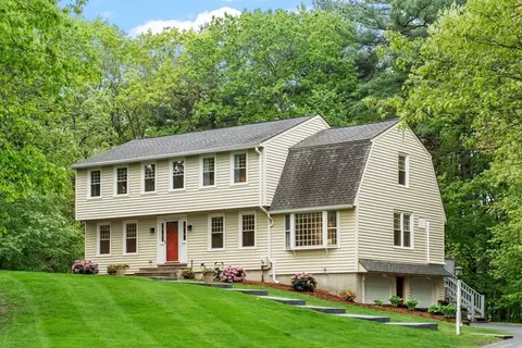 163 Candlestick Rd, North Andover, MA 01845