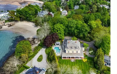 9 Curtis Pt, Beverly, MA 01915