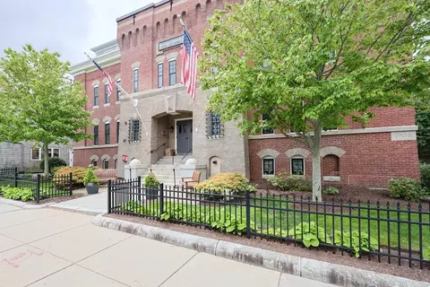 76 Court #12, Plymouth, MA 02360
