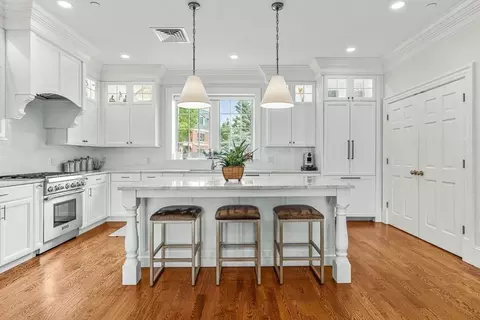 23 Elmwood Ave #C, Winchester, MA 01890