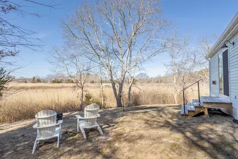 Exterior - 1 Ladd Ave, Wareham, MA 02571 photo 2 of 4