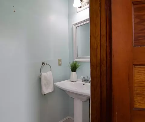 82 Worcester St, West Springfield, MA 01089 photo 14