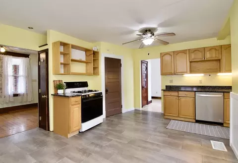 82 Worcester St, West Springfield, MA 01089 photo 6