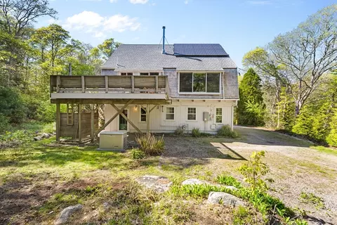 71 Oyster Pond, Falmouth, MA 02540