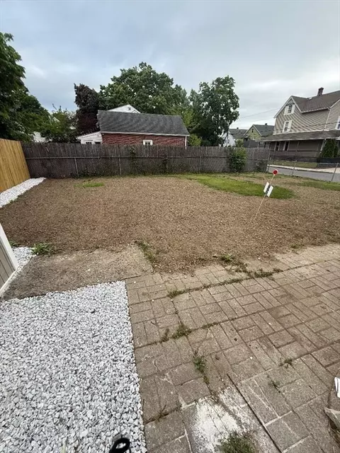 45 Penacook St, Springfield, MA 01104 photo 6