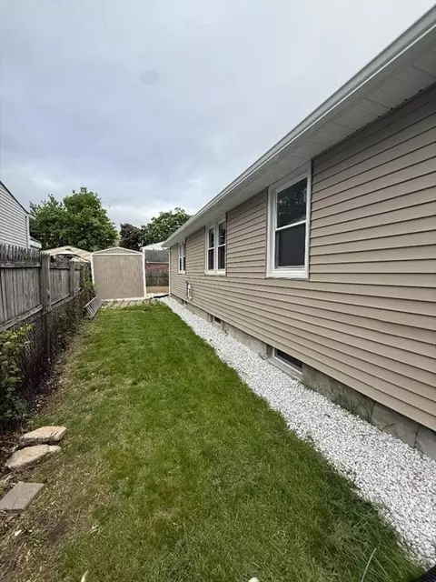45 Penacook St, Springfield, MA 01104 photo 4