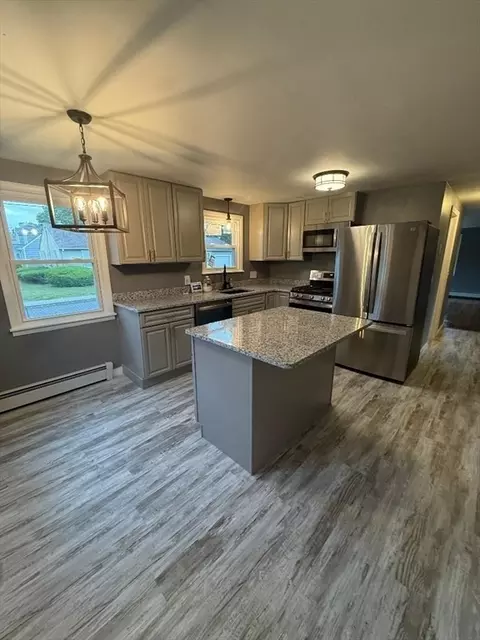 45 Penacook St, Springfield, MA 01104 photo 8
